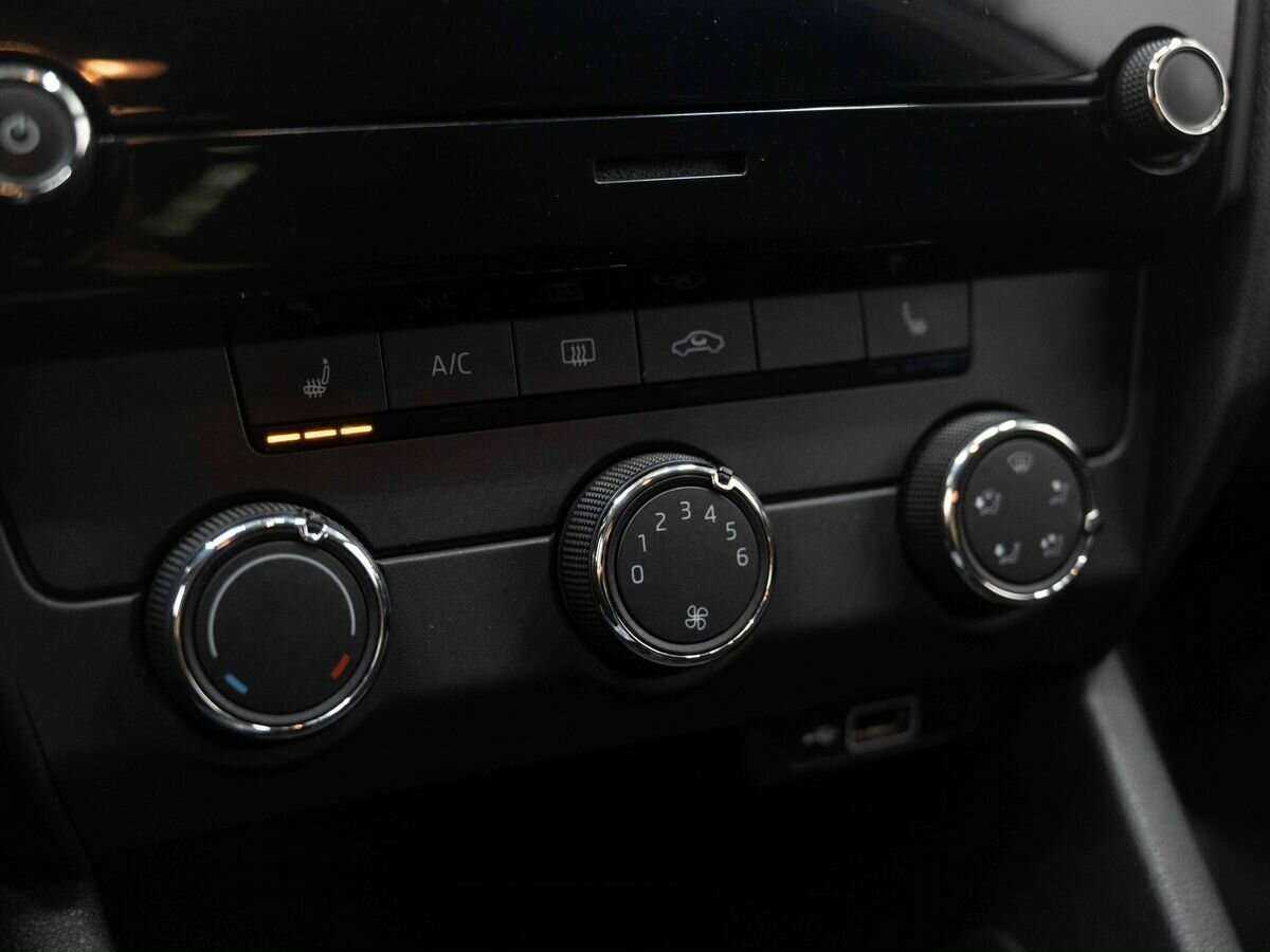 Skoda Octavia 2019 года с пробегом. Фото: #19