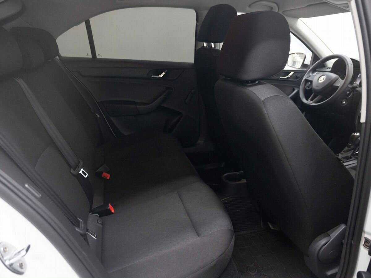 Skoda Rapid 2017 года с пробегом. Фото: #9