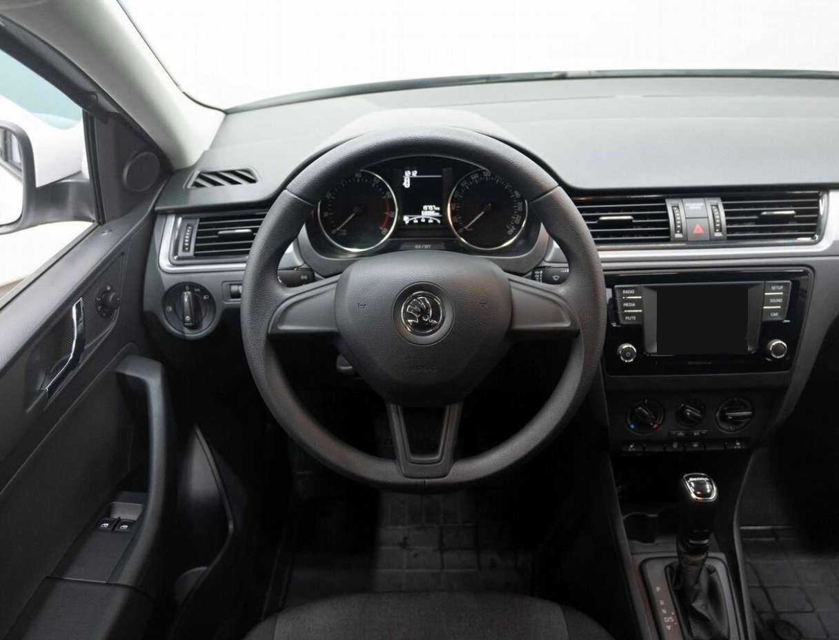 Skoda Rapid 2017 года с пробегом. Фото: #13