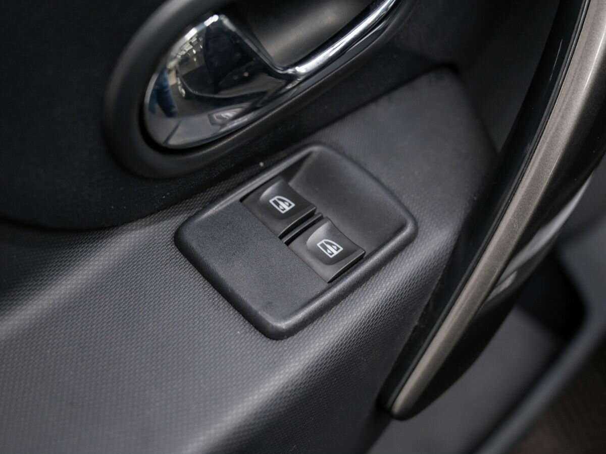 Renault Sandero 2015 года с пробегом. Фото: #15