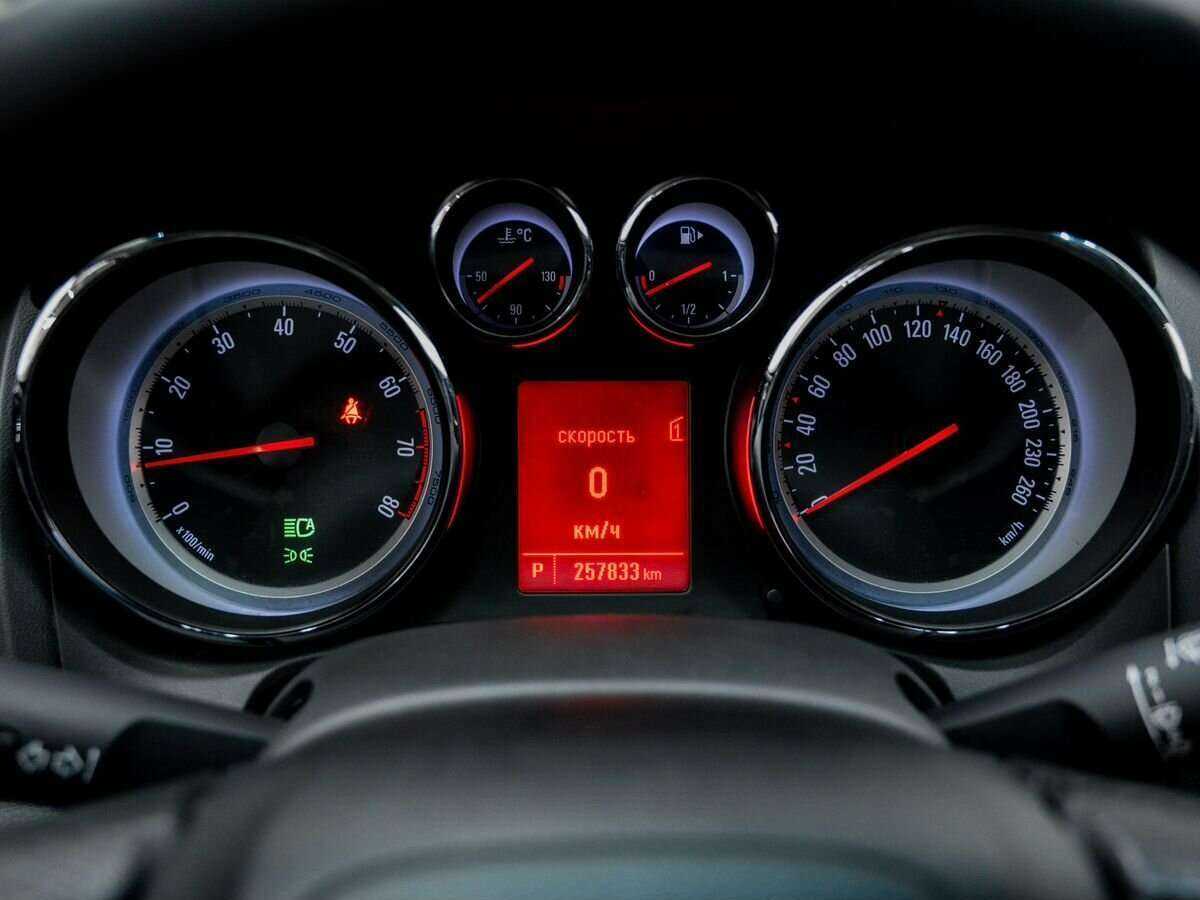 Opel Astra 2012 года с пробегом. Фото: #14