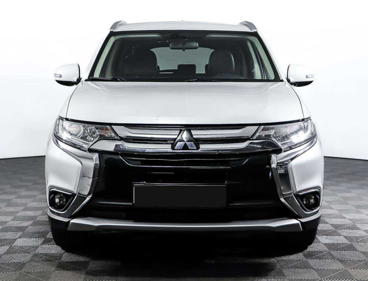 Mitsubishi Outlander 2016 года с пробегом. Фото: #1