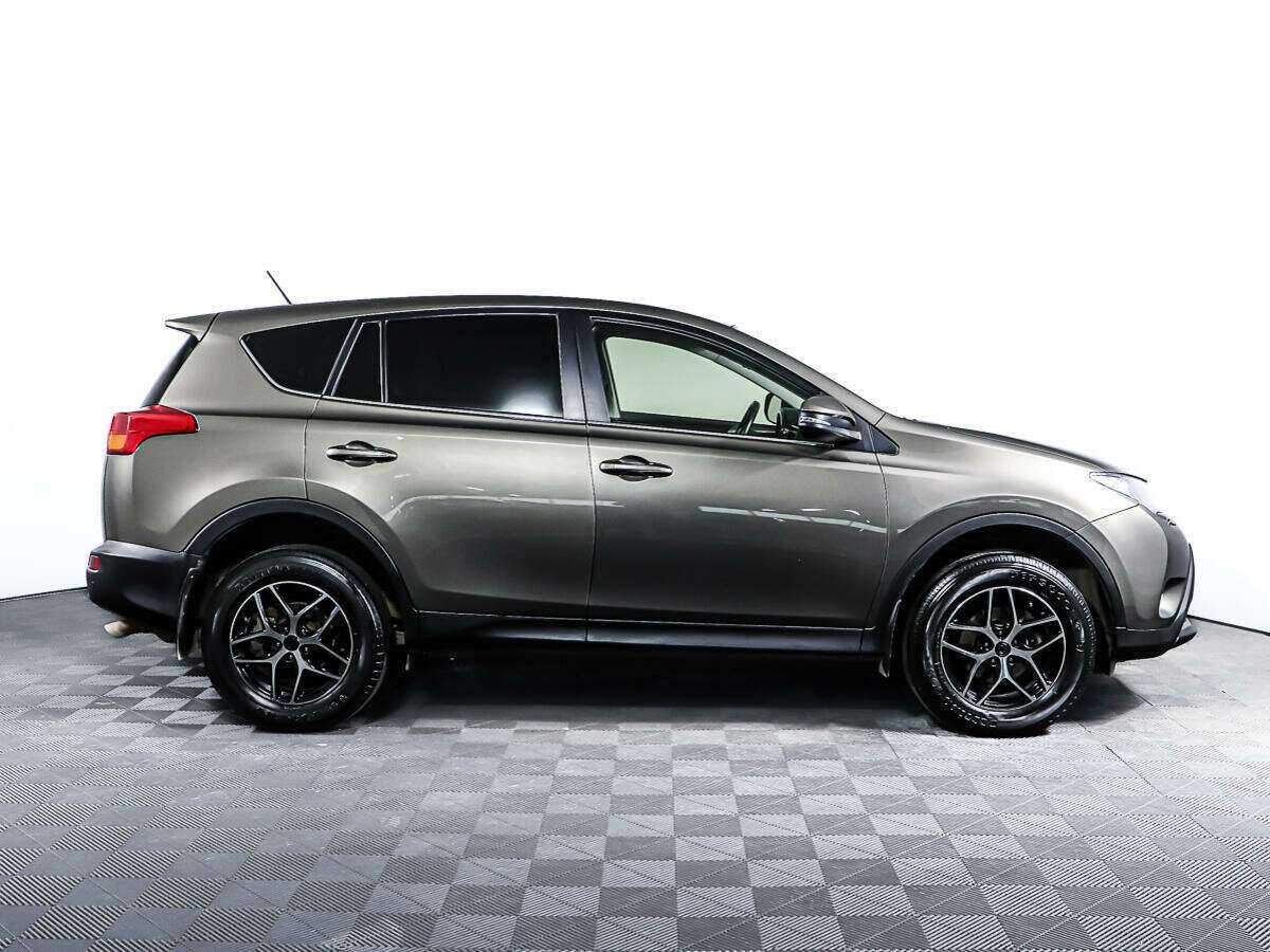 Toyota RAV4 2013 года с пробегом. Фото: #2