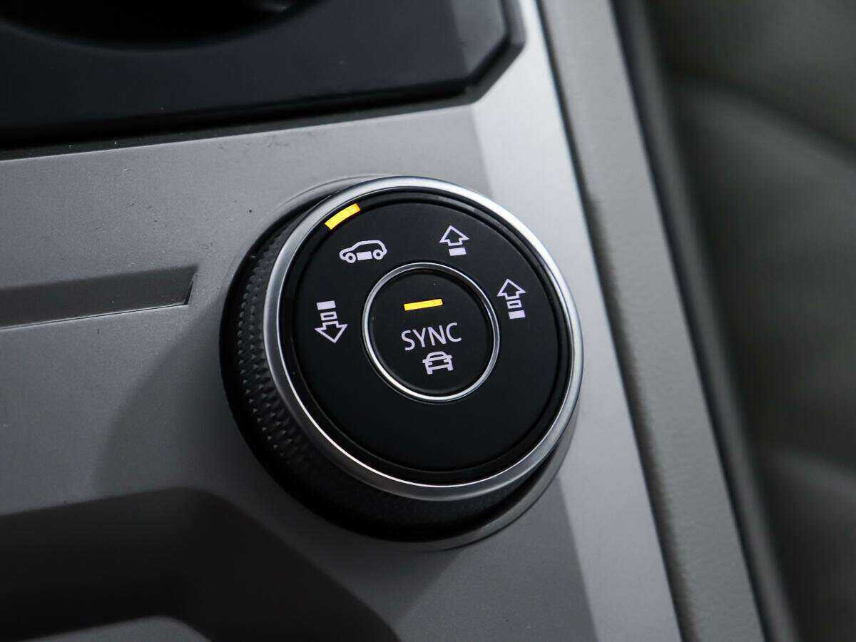 Volkswagen Touareg 2020 года с пробегом. Фото: #19