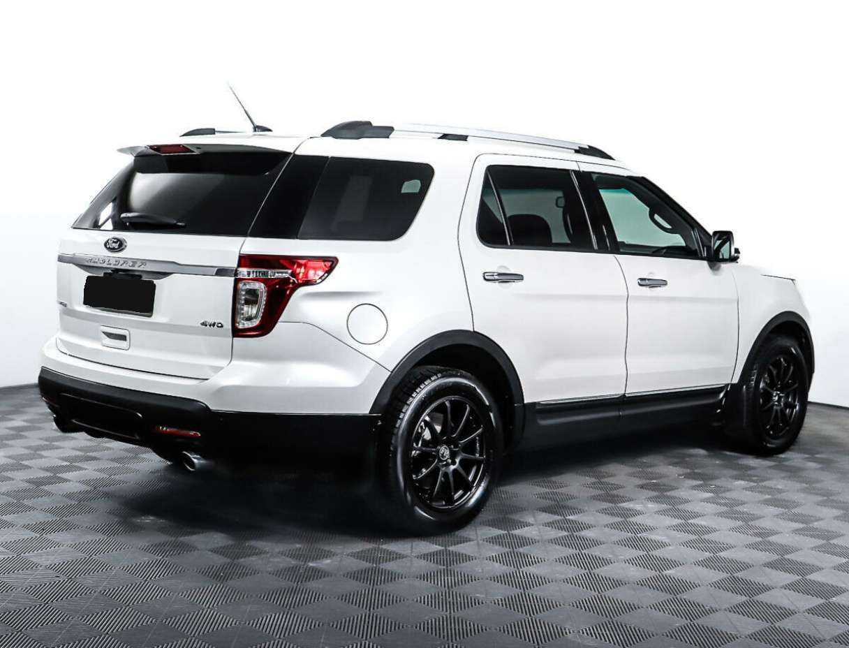 Ford Explorer 2012 года с пробегом. Фото: #4