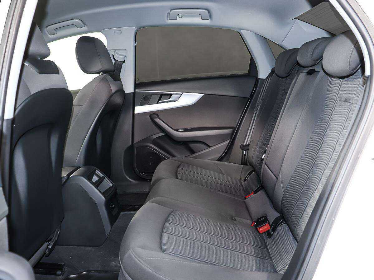 Audi A4 2015 года с пробегом. Фото: #9