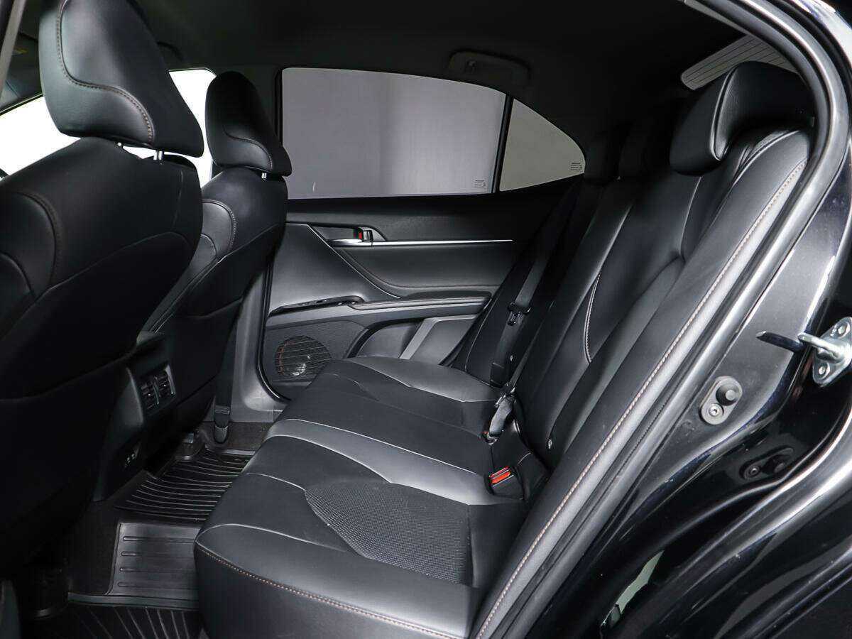 Toyota Camry 2019 года с пробегом. Фото: #9