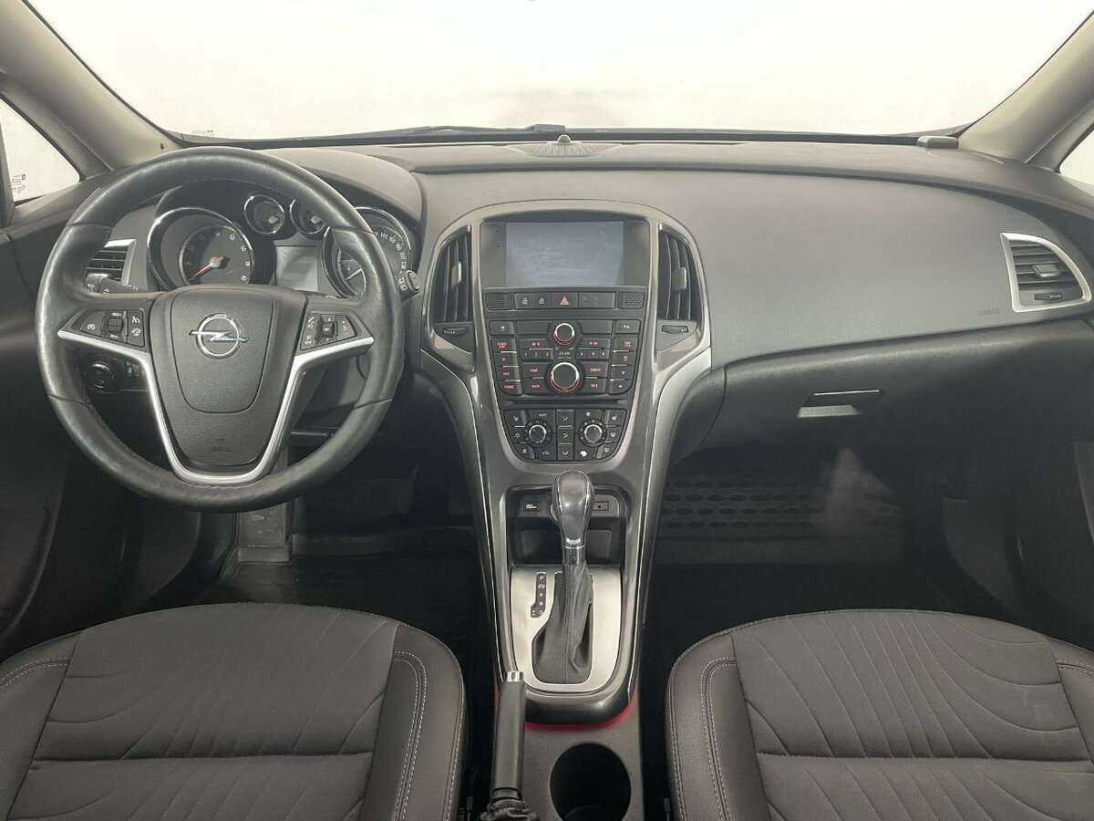 Opel Astra 2013 года с пробегом. Фото: #6