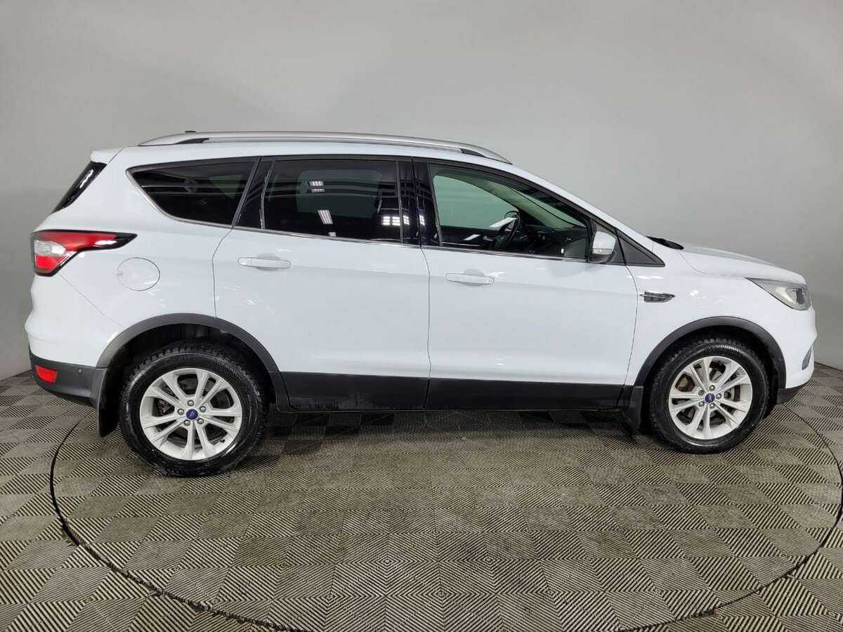 Ford Kuga 2018 года с пробегом. Фото: #3