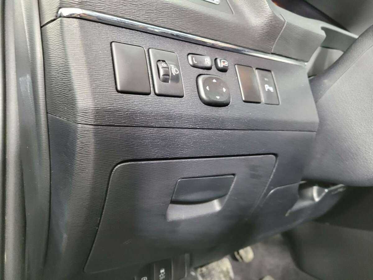 Toyota Avensis 2012 года с пробегом. Фото: #8