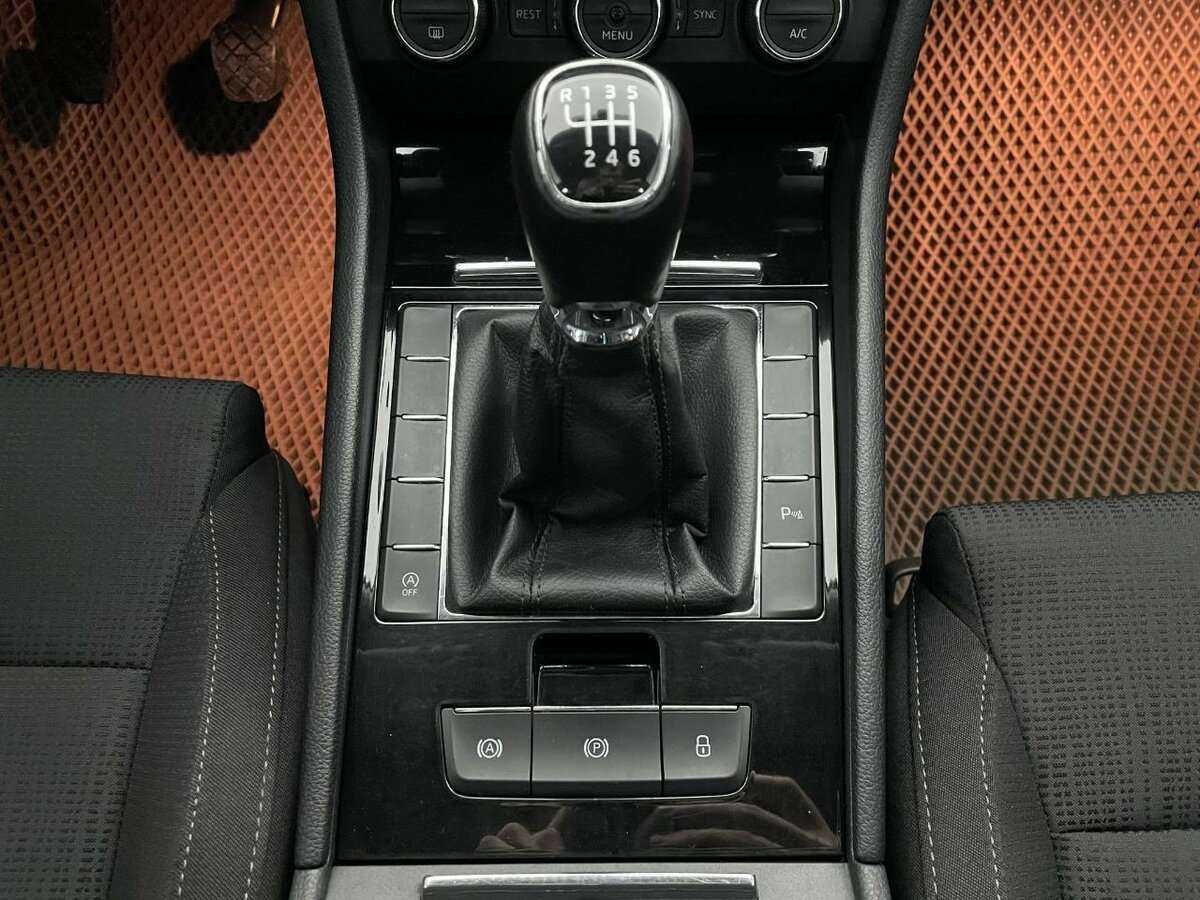 Skoda Superb 2016 года с пробегом. Фото: #11