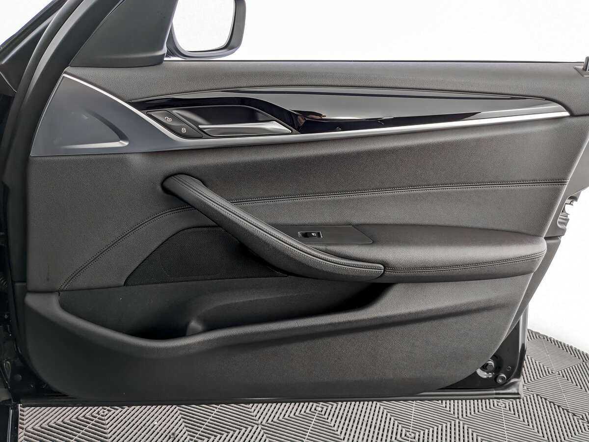 BMW 5 серии 2018 года с пробегом. Фото: #19