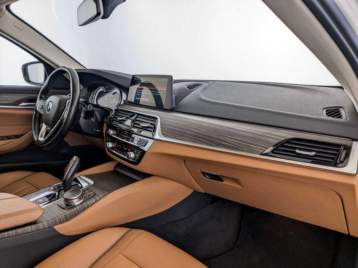 BMW 5 серии 2017 года с пробегом. Фото: #10