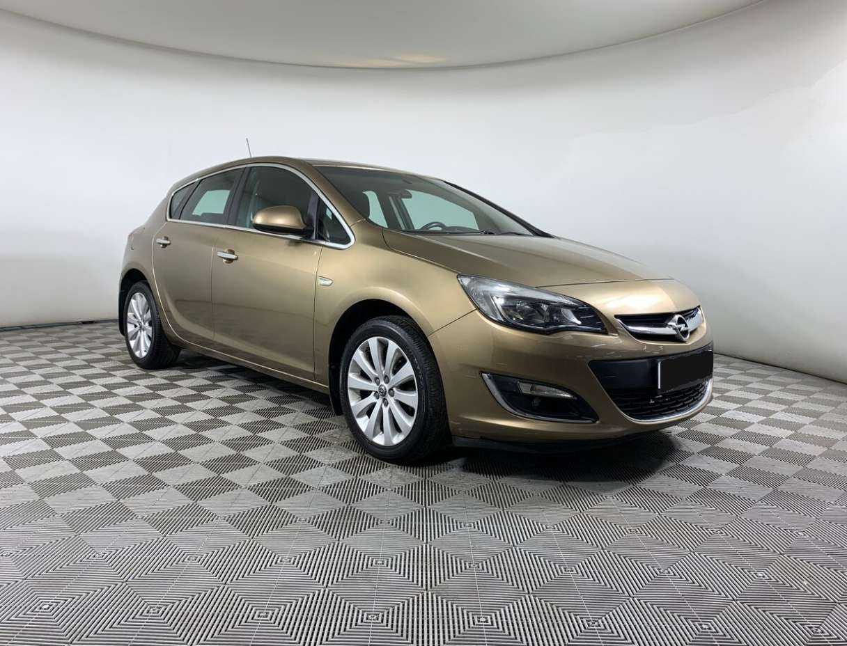 Opel Astra 2012 года с пробегом. Фото: #2