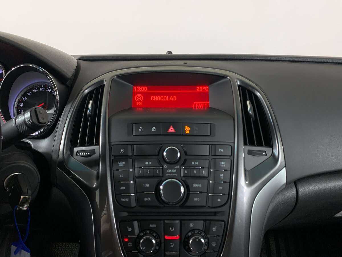 Opel Astra 2012 года с пробегом. Фото: #12