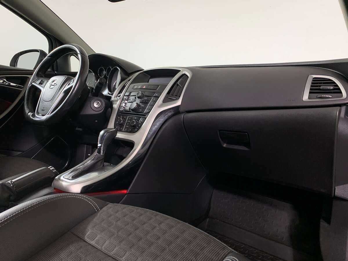Opel Astra 2012 года с пробегом. Фото: #8