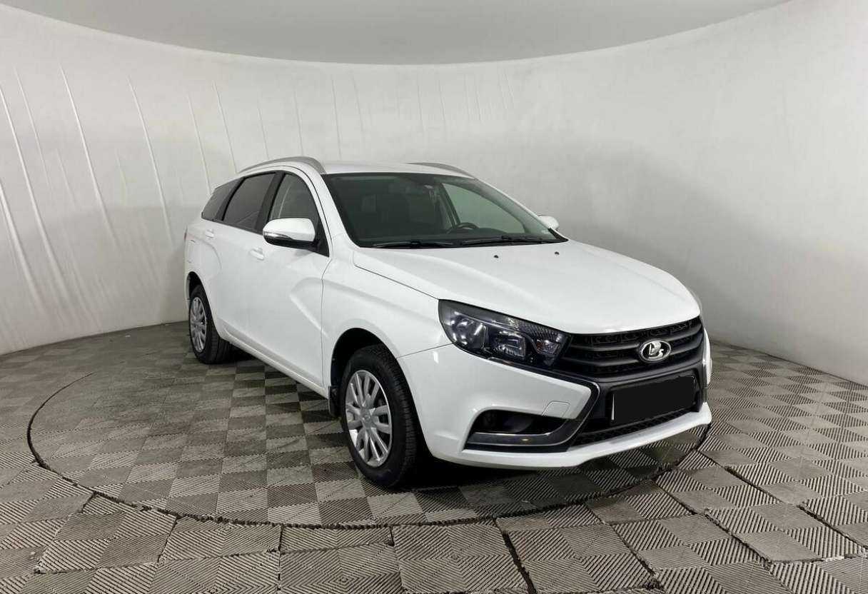 Lada (ВАЗ) Vesta 2021 года с пробегом. Фото: #2