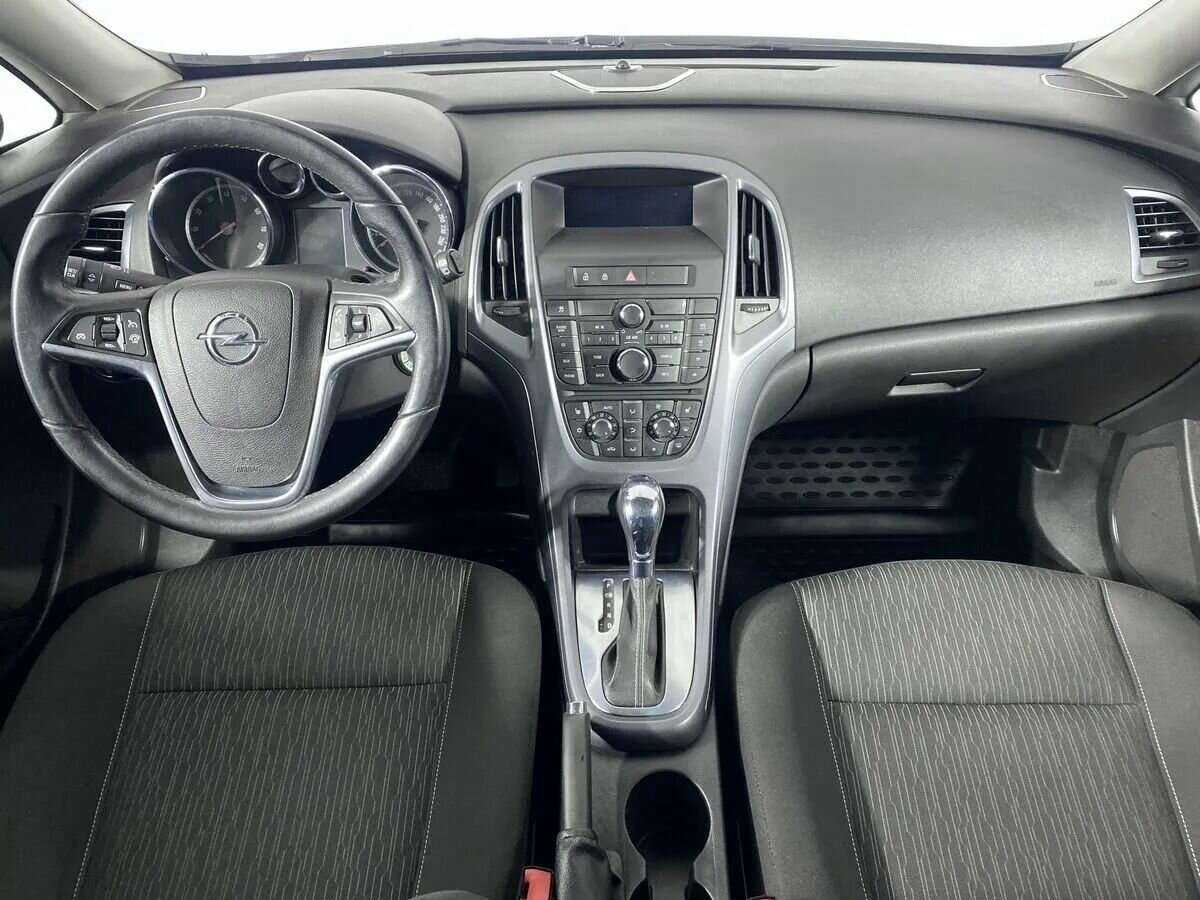 Opel Astra 2012 года с пробегом. Фото: #8