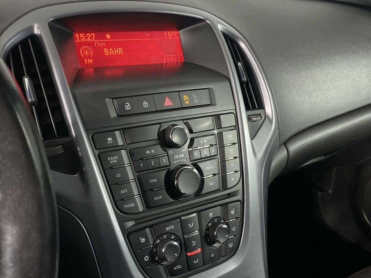 Opel Astra 2012 года с пробегом. Фото: #12