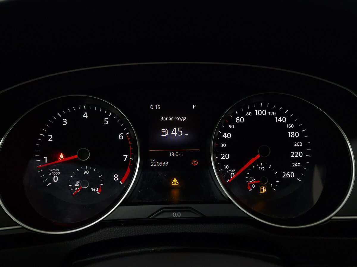 Volkswagen Passat 2015 года с пробегом. Фото: #3