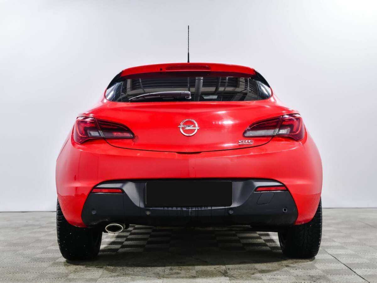 Opel Astra 2013 года с пробегом. Фото: #2