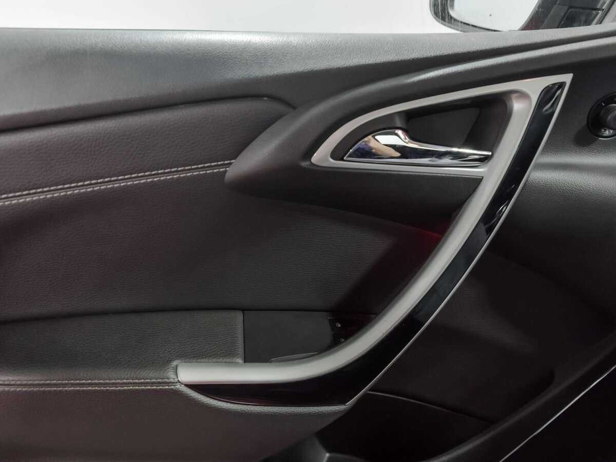 Opel Astra 2013 года с пробегом. Фото: #8