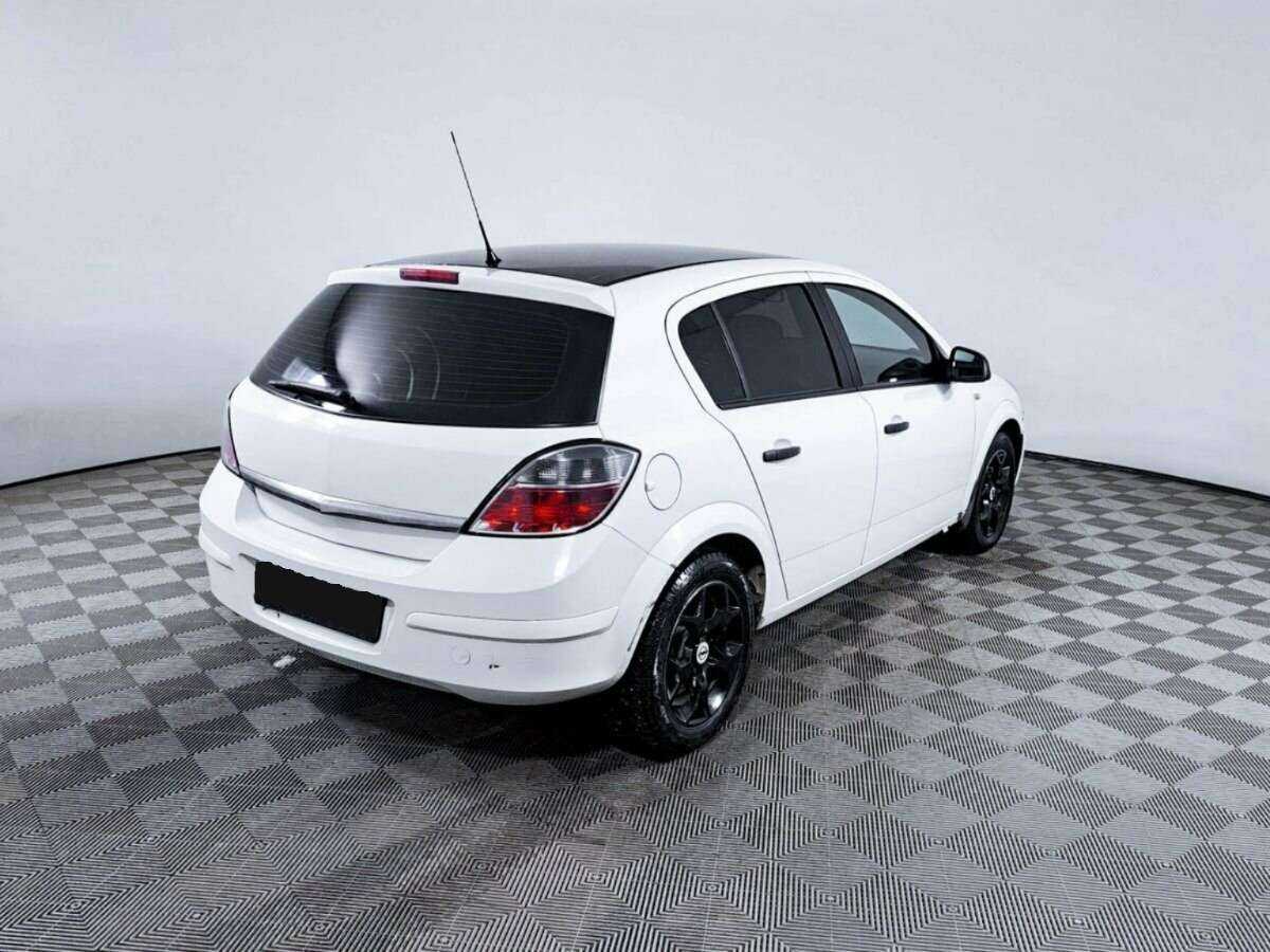 Opel Astra 2012 года с пробегом. Фото: #3