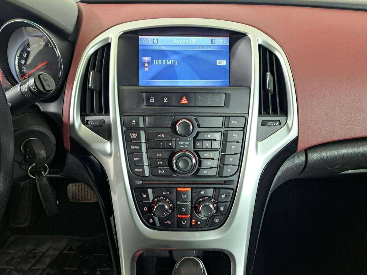 Opel Astra 2013 года с пробегом. Фото: #12