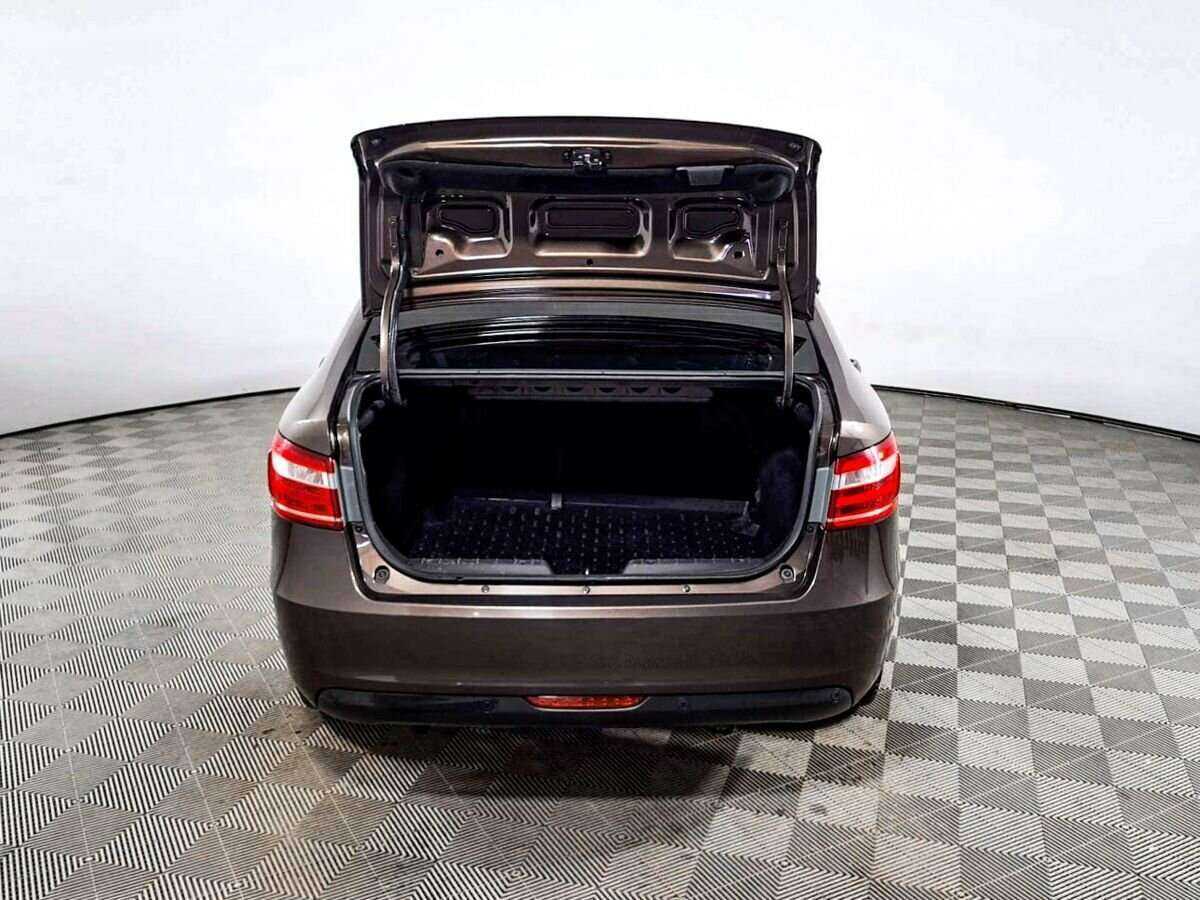 Lada (ВАЗ) Vesta 2018 года с пробегом. Фото: #8