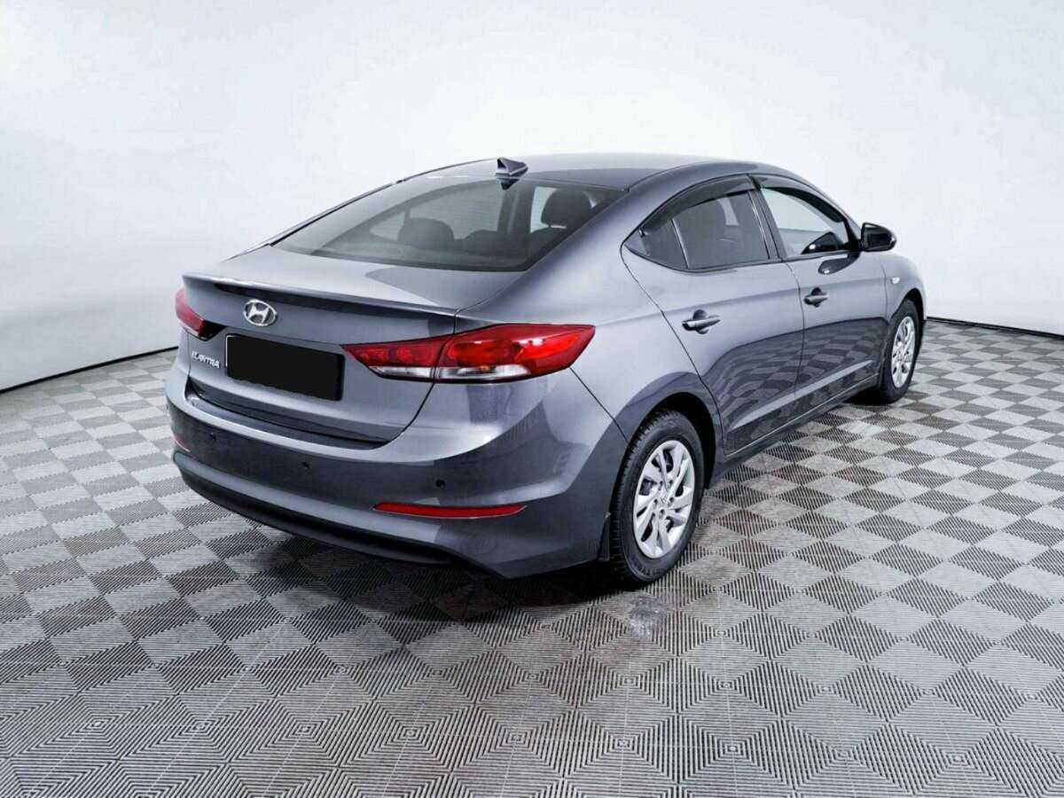 Hyundai Elantra 2018 года с пробегом. Фото: #4