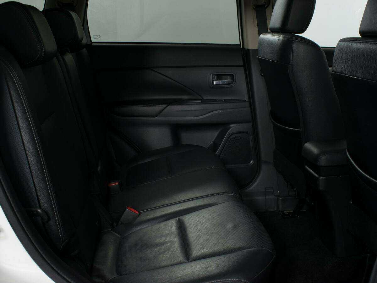 Mitsubishi Outlander 2013 года с пробегом. Фото: #8