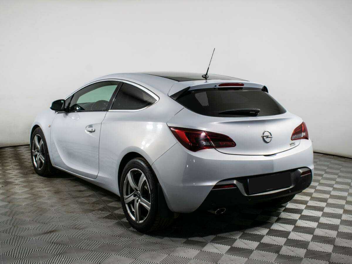 Opel Astra 2012 года с пробегом. Фото: #6