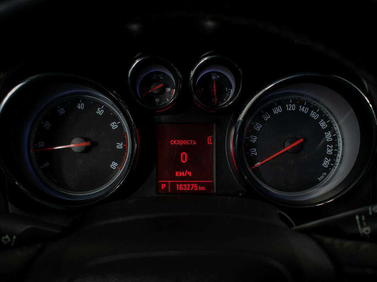 Opel Astra 2012 года с пробегом. Фото: #11