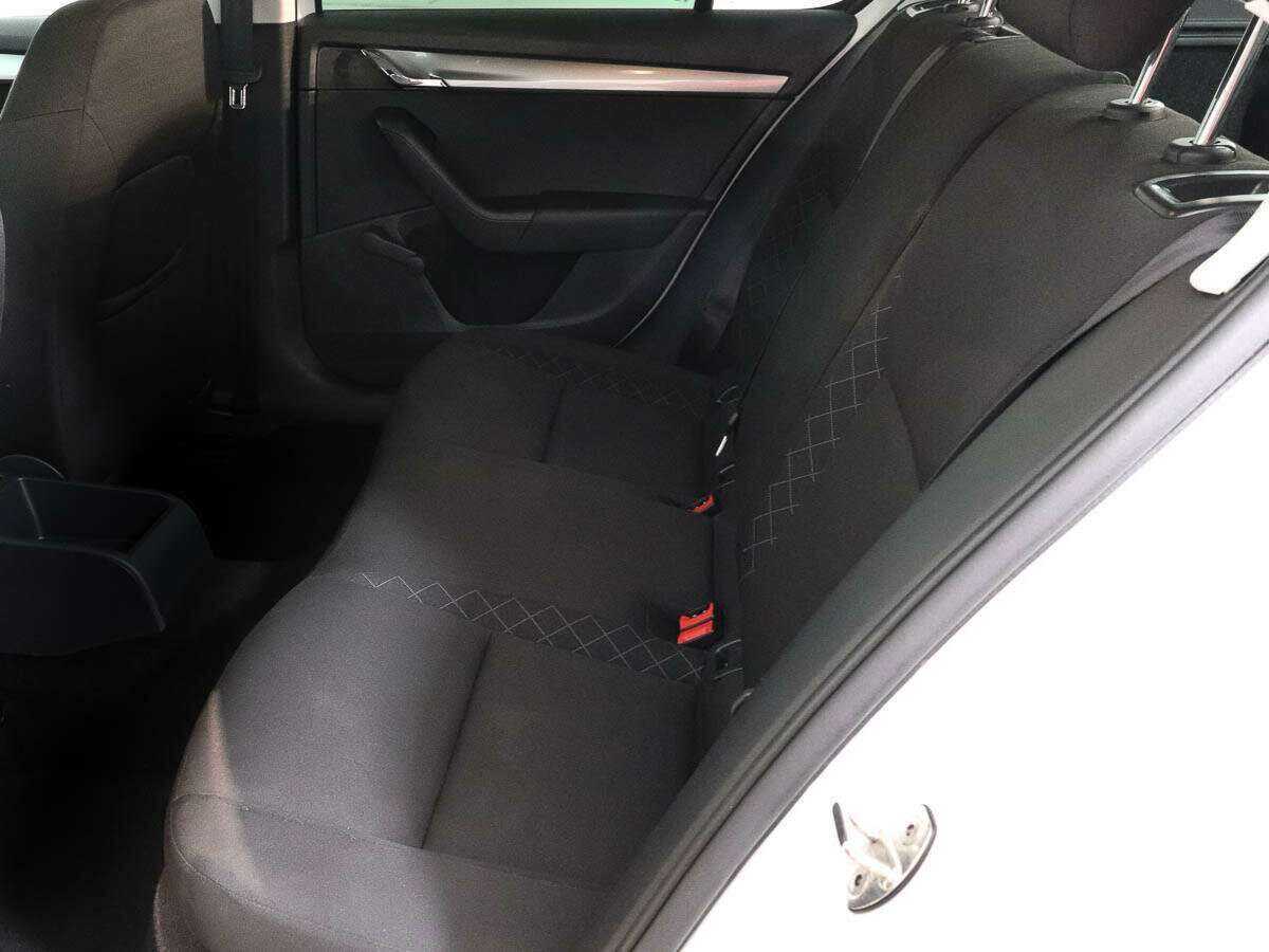 Skoda Octavia 2018 года с пробегом. Фото: #6