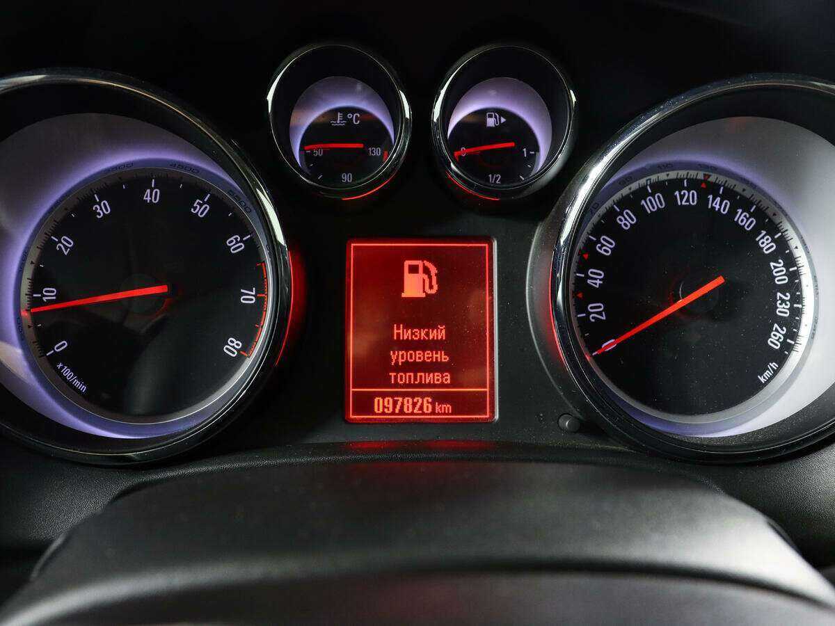 Opel Astra 2013 года с пробегом. Фото: #10