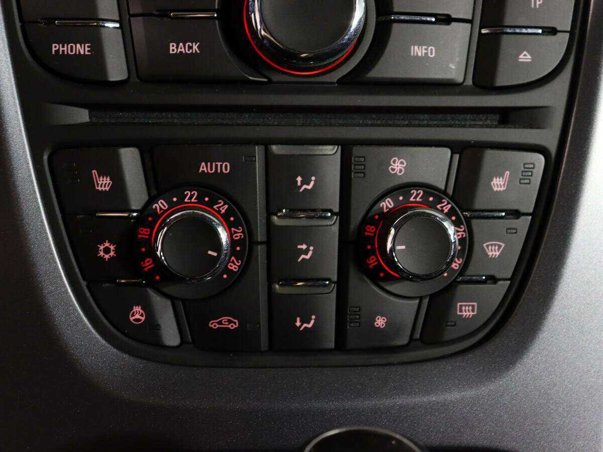 Opel Astra 2014 года с пробегом. Фото: #17