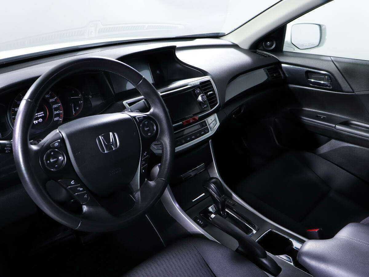 Honda Accord 2013 года с пробегом. Фото: #10