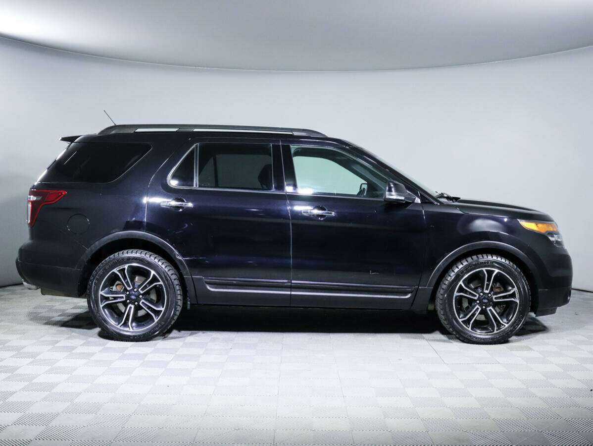 Ford Explorer 2013 года с пробегом. Фото: #2