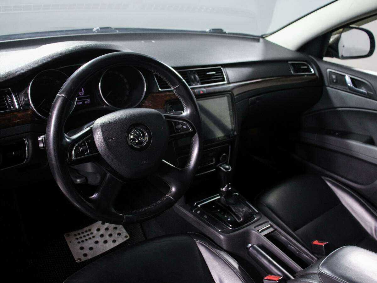 Skoda Superb 2014 года с пробегом. Фото: #12