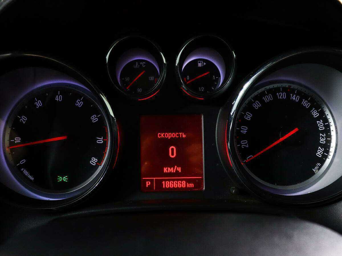 Opel Astra 2014 года с пробегом. Фото: #8