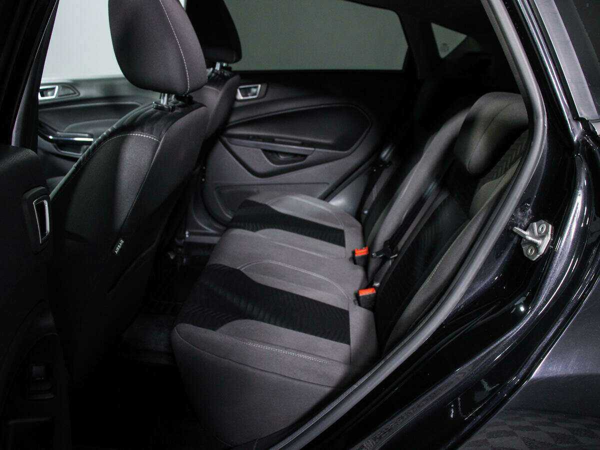 Ford Fiesta 2015 года с пробегом. Фото: #9