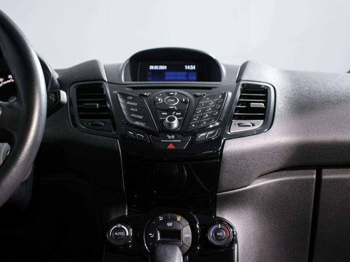 Ford Fiesta 2015 года с пробегом. Фото: #12