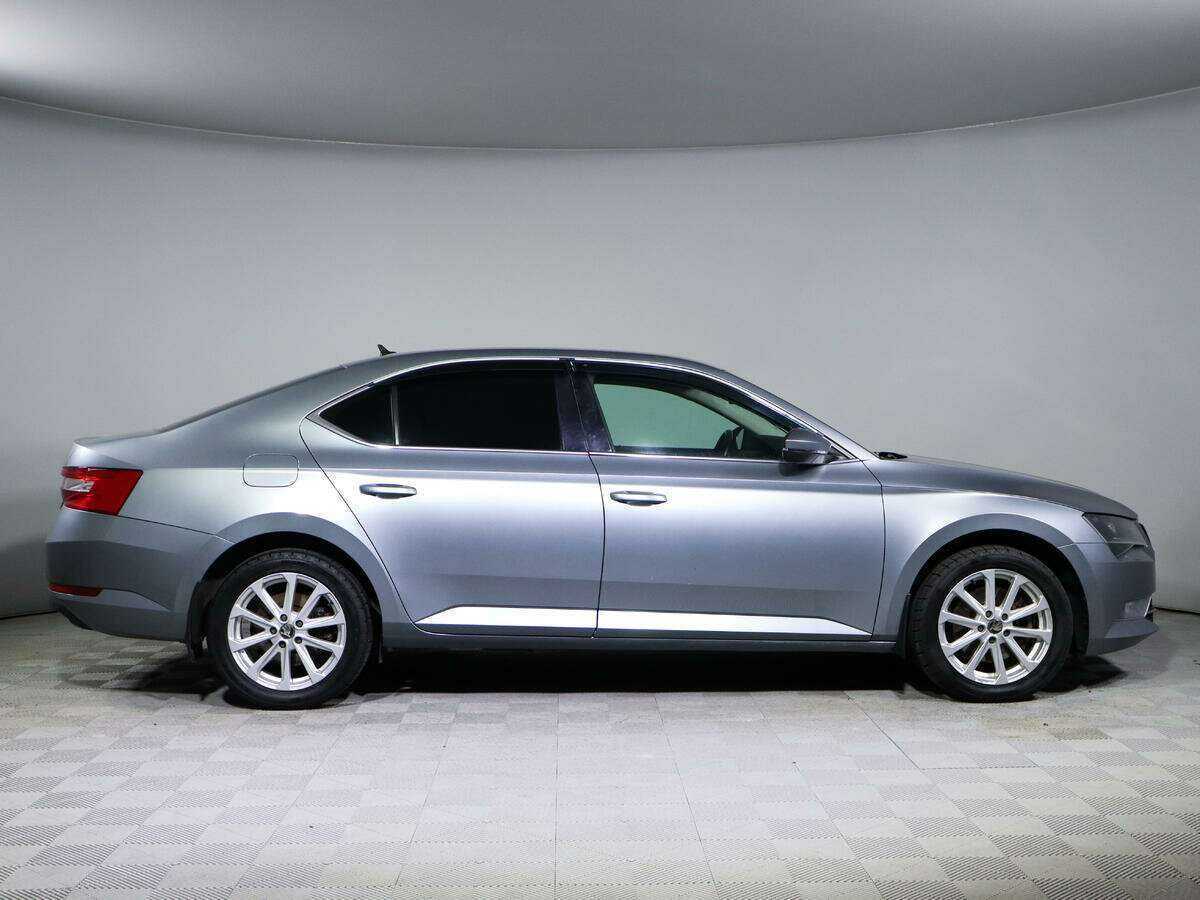 Skoda Superb 2015 года с пробегом. Фото: #3