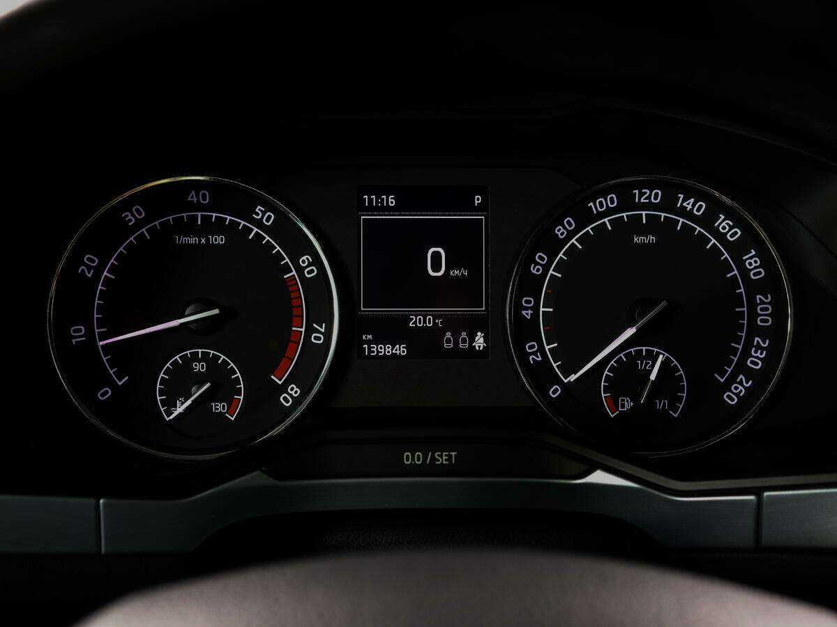 Skoda Superb 2015 года с пробегом. Фото: #9