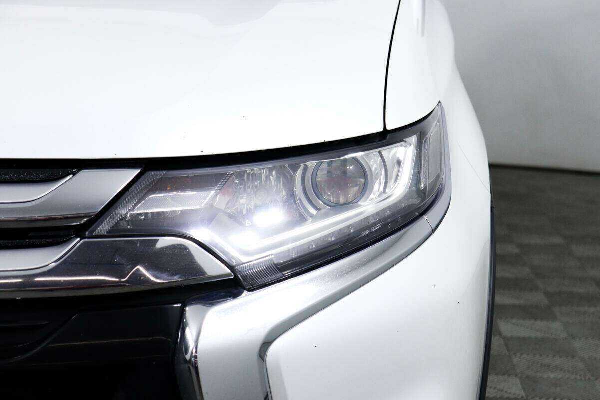 Mitsubishi Outlander 2018 года с пробегом. Фото: #12