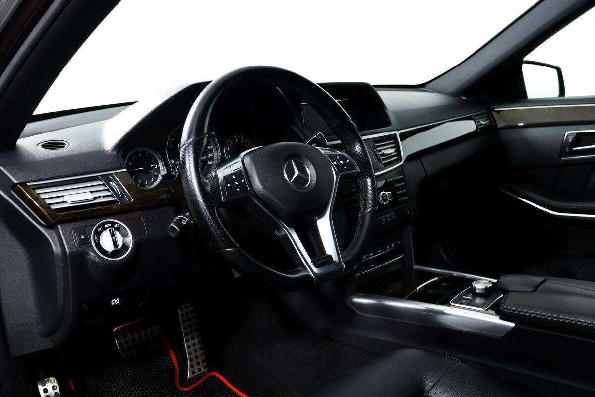 Mercedes-Benz E-Класс 2012 года с пробегом. Фото: #12