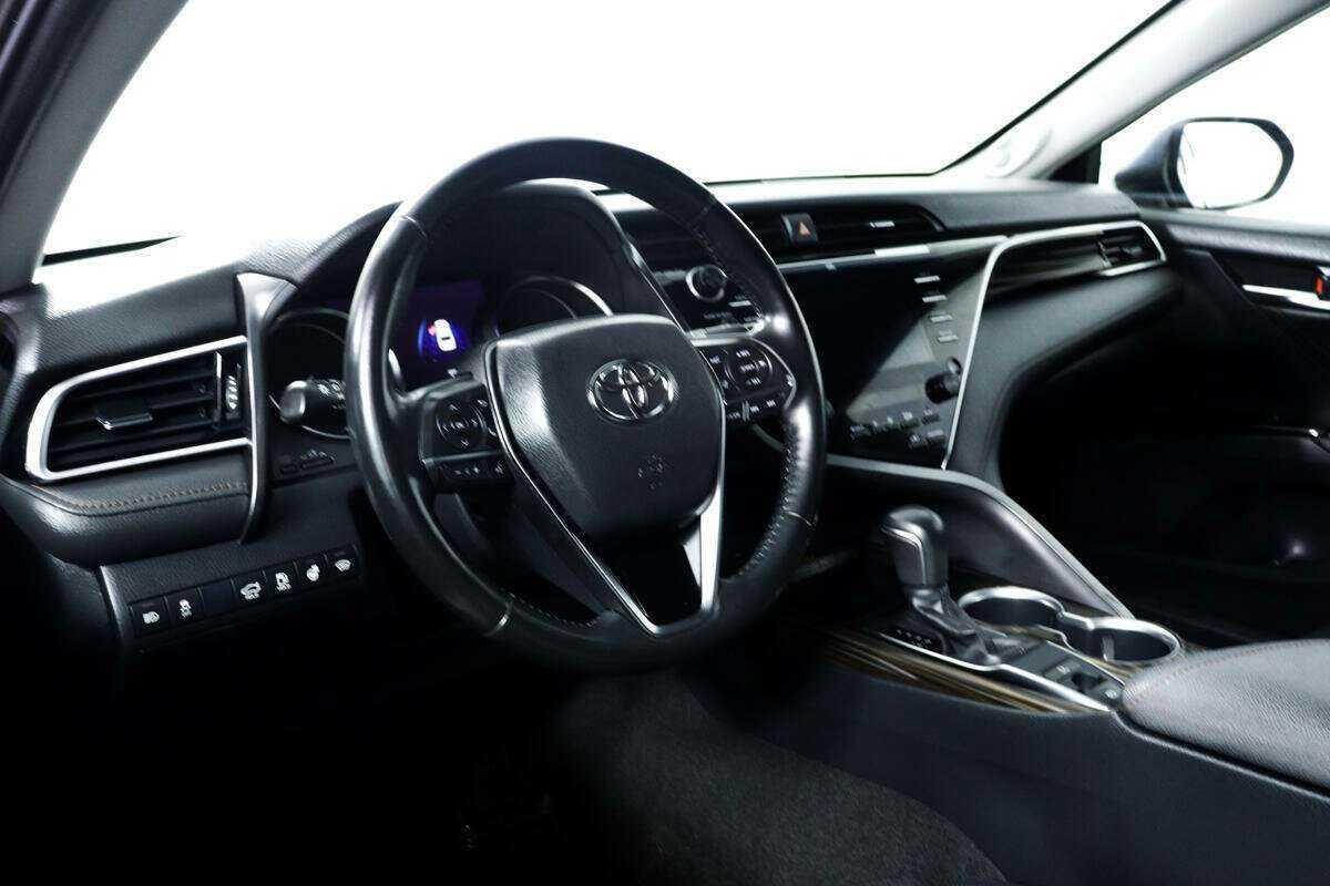 Toyota Camry 2019 года с пробегом. Фото: #12