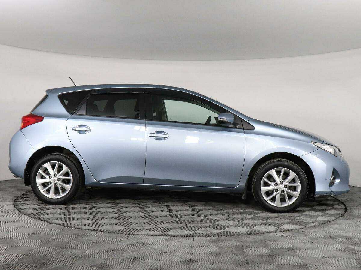 Toyota Auris 2013 года с пробегом. Фото: #3