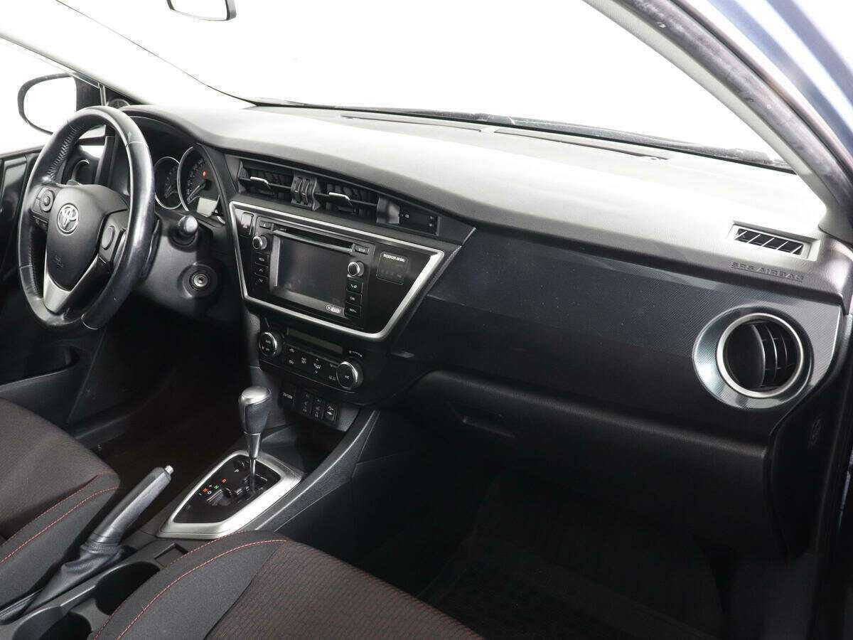 Toyota Auris 2013 года с пробегом. Фото: #9