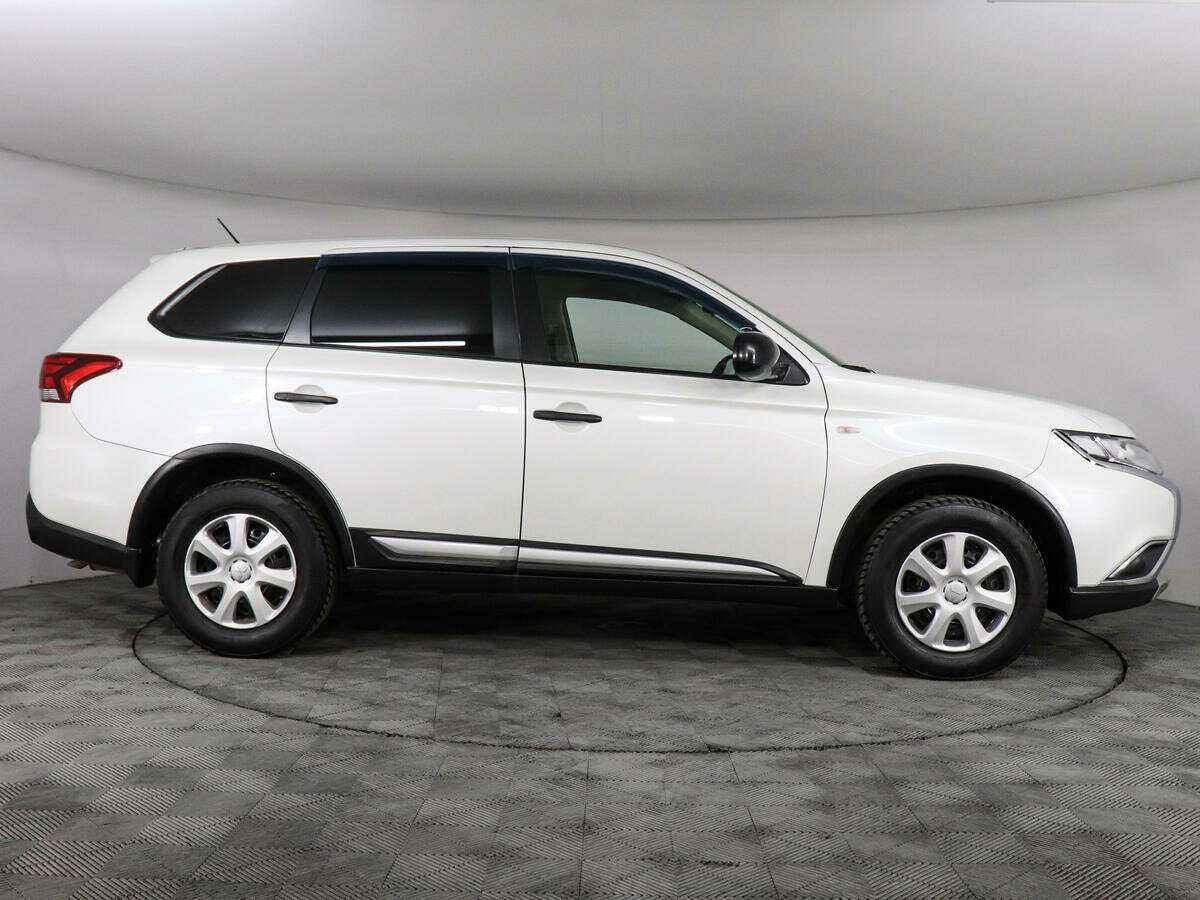 Mitsubishi Outlander 2015 года с пробегом. Фото: #3